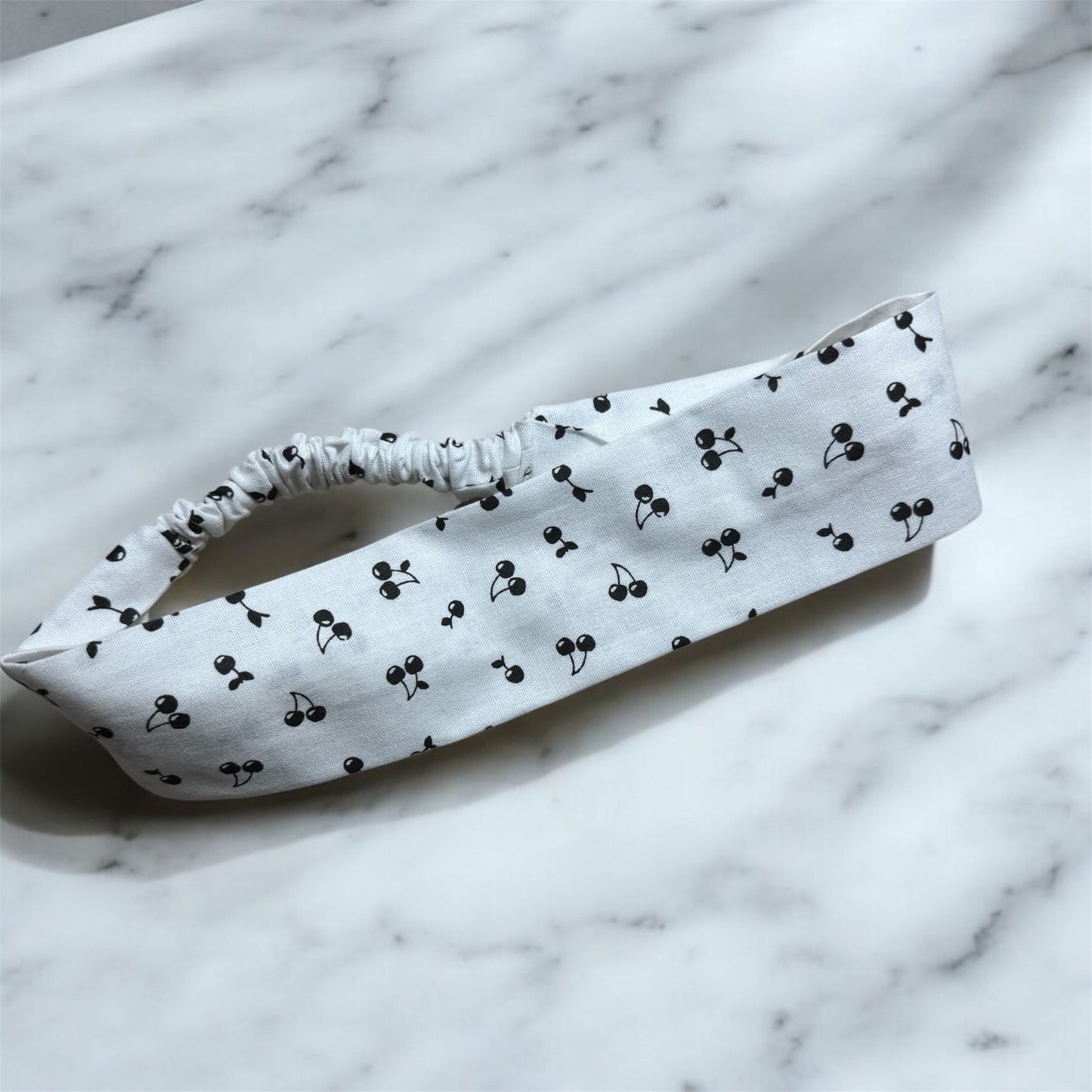 Bandeau blanc à cerises